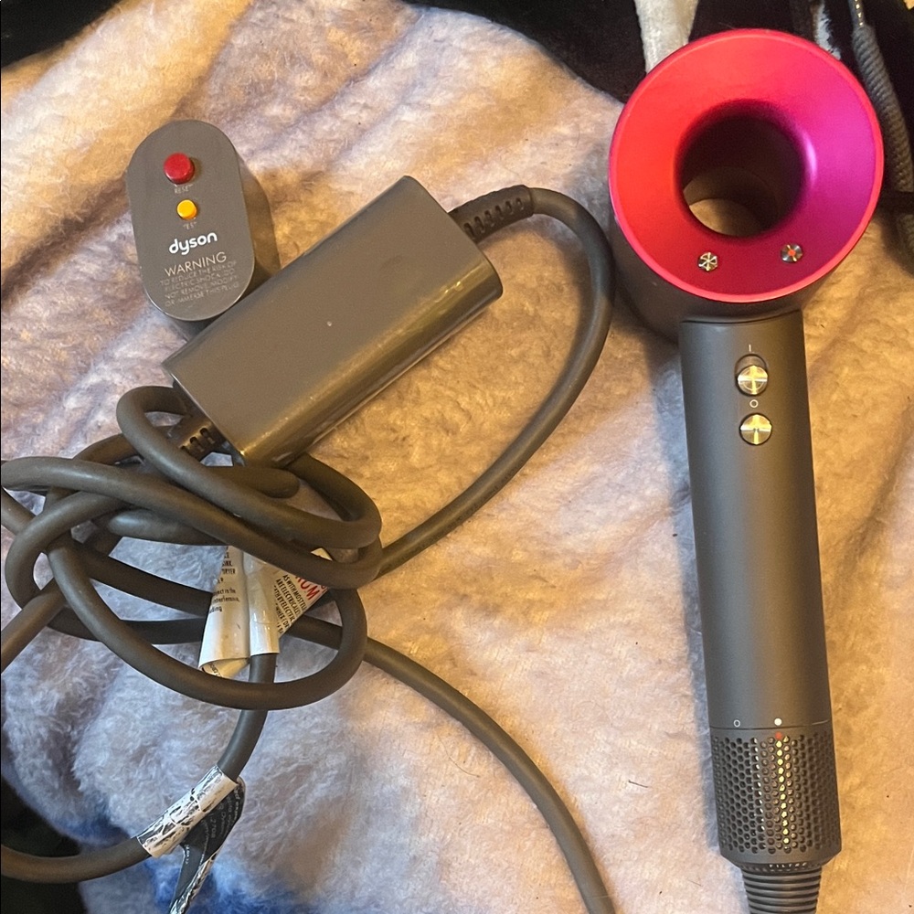 Dyson Supersonic Hair Dryer in Gray and Pink